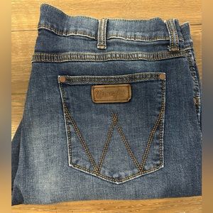 Wrangler Retros Slim/Straight Size 42x32 Gently Worn